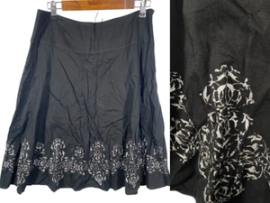 Falda New York & Company Talla 10 Negra Blanca Calce y Acampanada Hada Grunge Capricho - Imagen 1 de 10