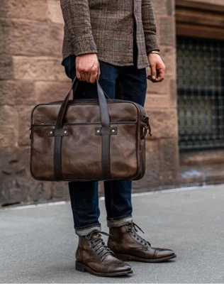 Nuevo bolso de cercanías Thursday marrón anejo esquinas lisas grande Foto 1 de 4