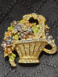 VTG Gold Tone Flower Basket Rhinestone Enamel Brooch Granny Core 1.5" - Picture 1 of 4