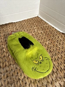 Women's Dr Seuss The Grinch Faux Fur Slipper Socks with Grippers - Size 5-9 - Picture 1 of 7