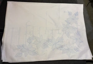 Vtg Rare Pair of 2 Stamped Flowers Pillowcases for Cross Stitch - Picture 1 of 2