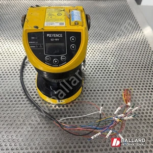 KEYENCE SZ-16V SAFETY LASER SCANNER 24VDC 10.5W *NOT TESTED* - Picture 1 of 3