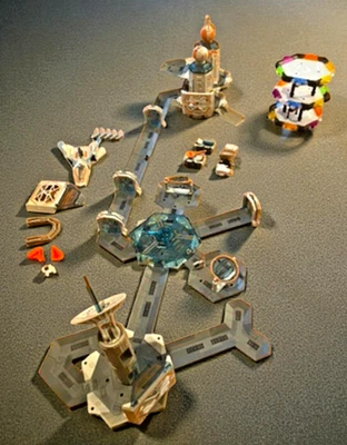 Hexbug Nano Space Station Discovery Modular Bugs Lot Track Pieces Hex Bugs Toys - Image 1 of 4
