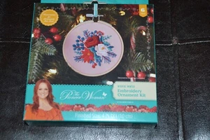 Pioneer Woman Embroidery Ornament Kit Wishful Winter Florals 2022 NEW IN PKG - Picture 1 of 3