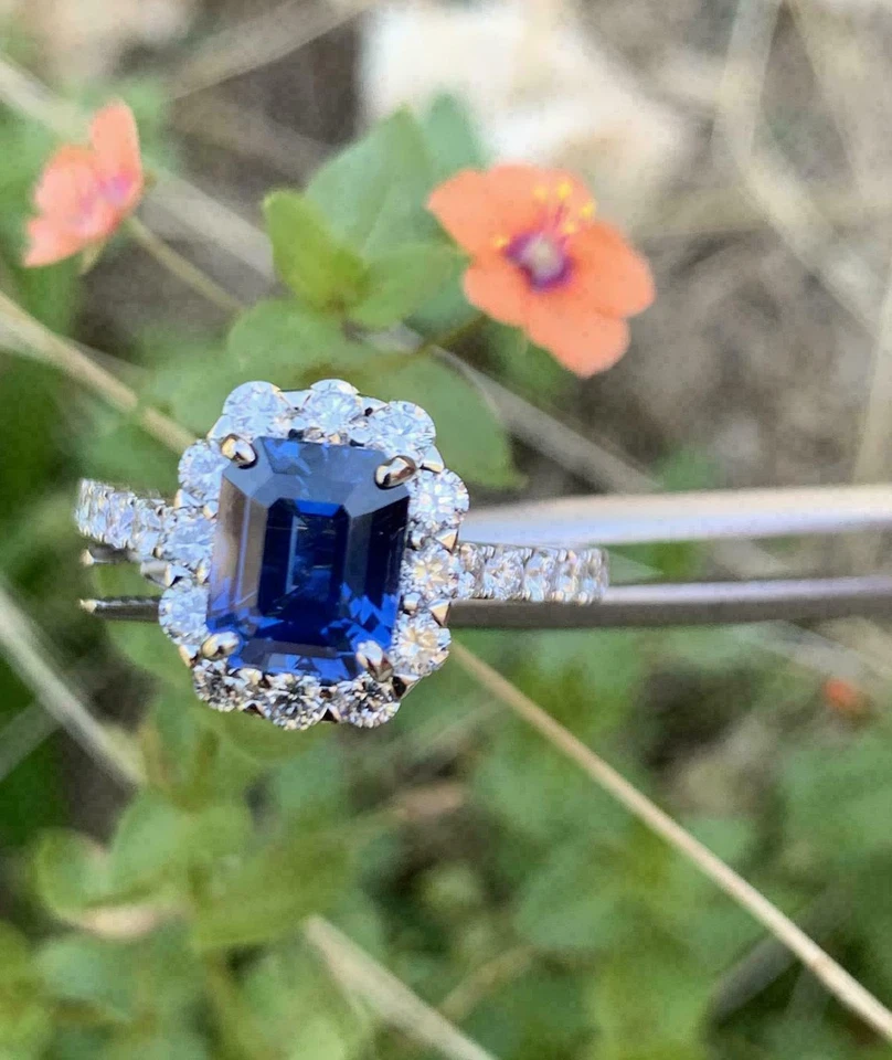 Anillo de compromiso de diamantes y zafiros azules de 3,10 quilates de oro blanco de 14 quilates talla 7,5 Foto 1 de 4