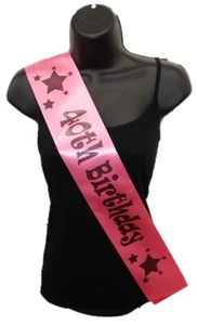 Lo último Rosa Feliz 40 Cumpleaños Fiesta Cinta Satinada - 40 Estrellas Negras - Imagen 1 de 1