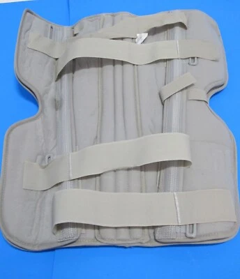 MVS 79-80020 UNIVERSAL 79-80020 20 3-Panel Knee Splint for Knee Immobilzation - Image 1 of 2