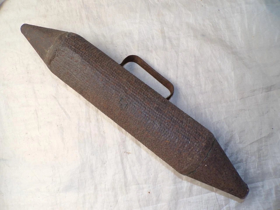 ANTIGUO INSTRUMENTO DE PERCUSIÓN DE HOJALATA GUIRO SUDAMERICANO Foto 1 de 1