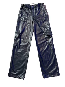 Abercrombie Mädchen Kunstleder weite Cargohose schwarz 9/10 lang - Bild 1 von 5