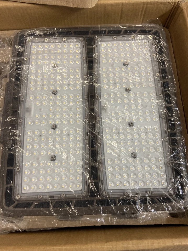 Cree Lighting Noctura Series LED Area Light - Image 1 of 2