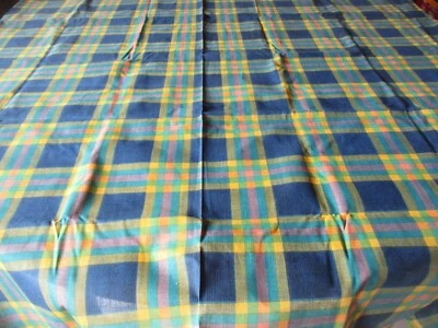Nappe N°309 en polyester coton carreaux vert jaune bleu 141 x 180 cm    - Photo 1/4