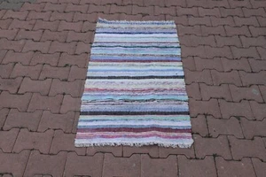 Alfombra pequeña turca colorida alfombra de baño a rayas de Anatolia vestíbulo tribal Kilim 2x4 pies - Imagen 1 de 13