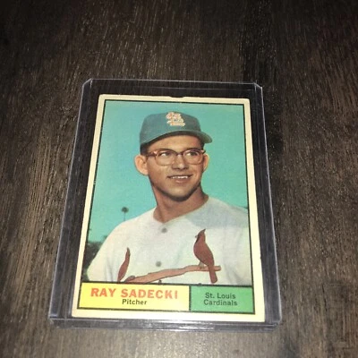 1961 Topps- Ray Sadecki- St. Louis Cardinals P #32-(62 Yr old Baseball Card)- - Image 1 of 3