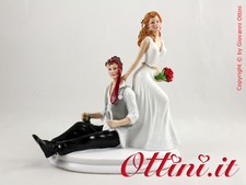Cake Topper Matrimonio Sposi Simpatici Sposo con Bottiglia Statuina Sopra Torta