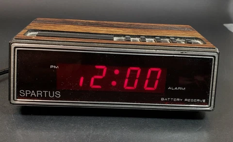 Vintage Spartus Wood Look Model 1108 Red LED Alarm Clock -Tested with cord Works Cover