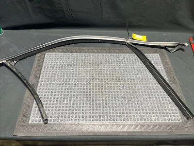 2008-11  Mercedes Benz C300 Right Front Window Run Channel dmr - Image 1 of 3