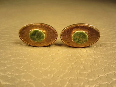 Gemelos vintage ovalados con acabado cepillado jade chapados en oro amarillo Foto 1 de 3