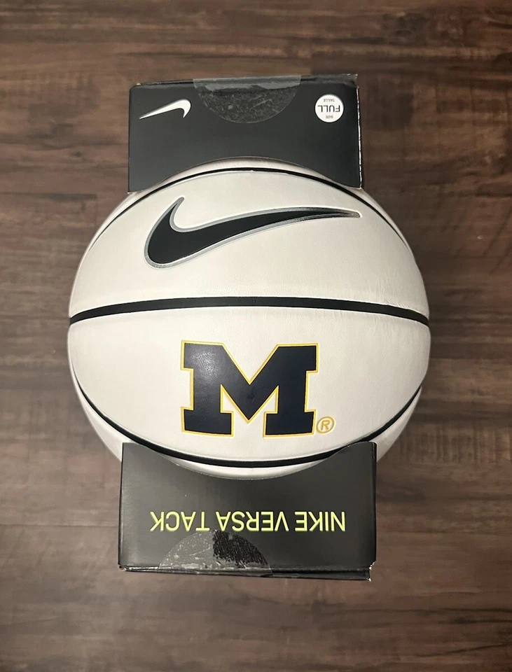 Nike Elite Championship Michigan University NCAA Game Ball Baloncesto 29.5” NUEVO Foto 1 de 3