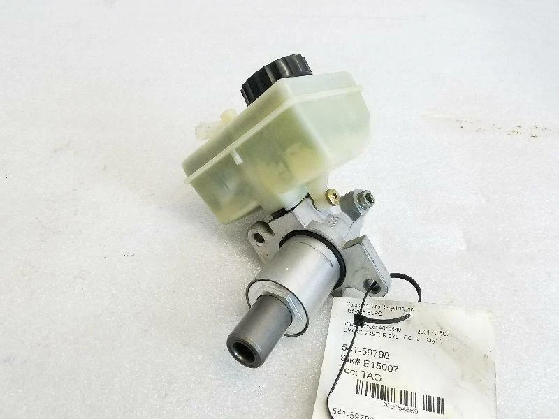 00 01 02 03 04 05 06 Mercedes-Benz MERCEDES CLASE CL Cilindro Maestro Foto 1 de 4