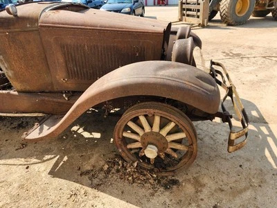 Guardabarros delantero derecho **Abollado** Original para Willys Knight 1240974 1926 Foto 1 de 4