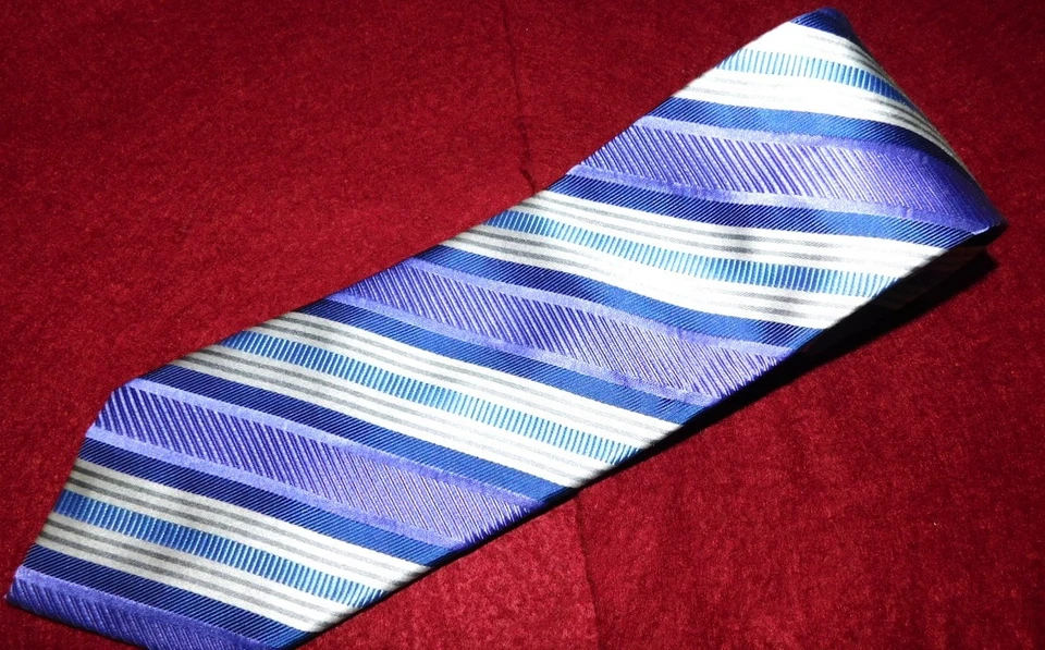 Gravata listrada DANIEL DE FASSON STUDIO AZUL/BRANCO/ROXO - GRAVATAS - GRAVATAS DE DESIGNER. - Imagem 1 de 3