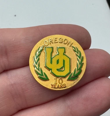 De colección Universidad de Oregón 10 Años de Servicio Solapa Pin Tie Tack - Corona Oro Verde Foto 1 de 3