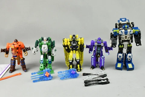 Transformers Energon Bruticus Maximus Near Complete Barricade Kickback Cover