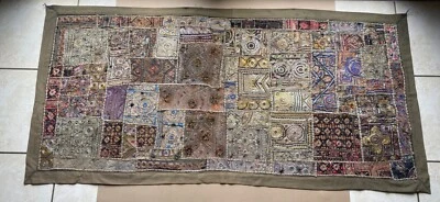 ANCIEN PATCHWORK /TAPISSERIE MURALE  TISSU BRODÉ INDIEN  XIX S KALI -ZARI - Photo 1/4