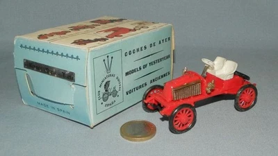 Guisval réf 07 : Renault Paris-Vienna 1902 (Surmoulage Safir) Siège/Volant blanc - Photo 1/4