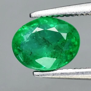 💎 0.61ct 6x4.7mm Oval Green Emerald - Zambia Gemstone - Picture 1 of 4