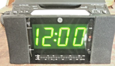 TELÉFONO DORMITORIO CON CABLE GE RADIO RELOJ AM/FM VINTAGE FUNCIONA - ENCIENDE 29298FE1 Foto 1 de 4