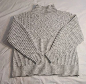 Suéter Pullover A New Day Para Mujer Gris Medio Tejido con Cable Retorcido Elástico - Imagen 1 de 10