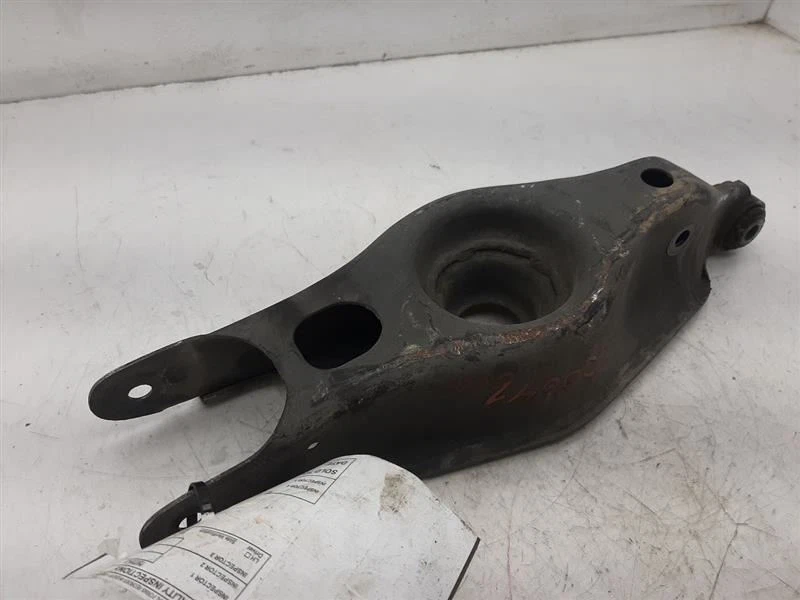 Lower Control Arm Rear Center Spring Perch 05-18 Chrysler 300 68229216AB - Изображение 1 из 4