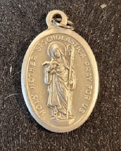 Heilige Scholastika - Patron der Erziehung - Medaille - 24 Zoll Silberkette - Bild 1 von 3