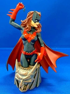 Batwoman Bust Women of the DC Universe Statue by Terry Dodson Series 2 Brand New - Picture 1 of 11
