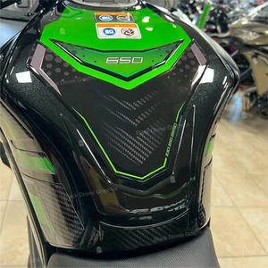 Tank Pad Adesivo Protezione 3D Serbatoio Compatibile con Kawasaki Versys 650 202 - Imagen 1 de 5