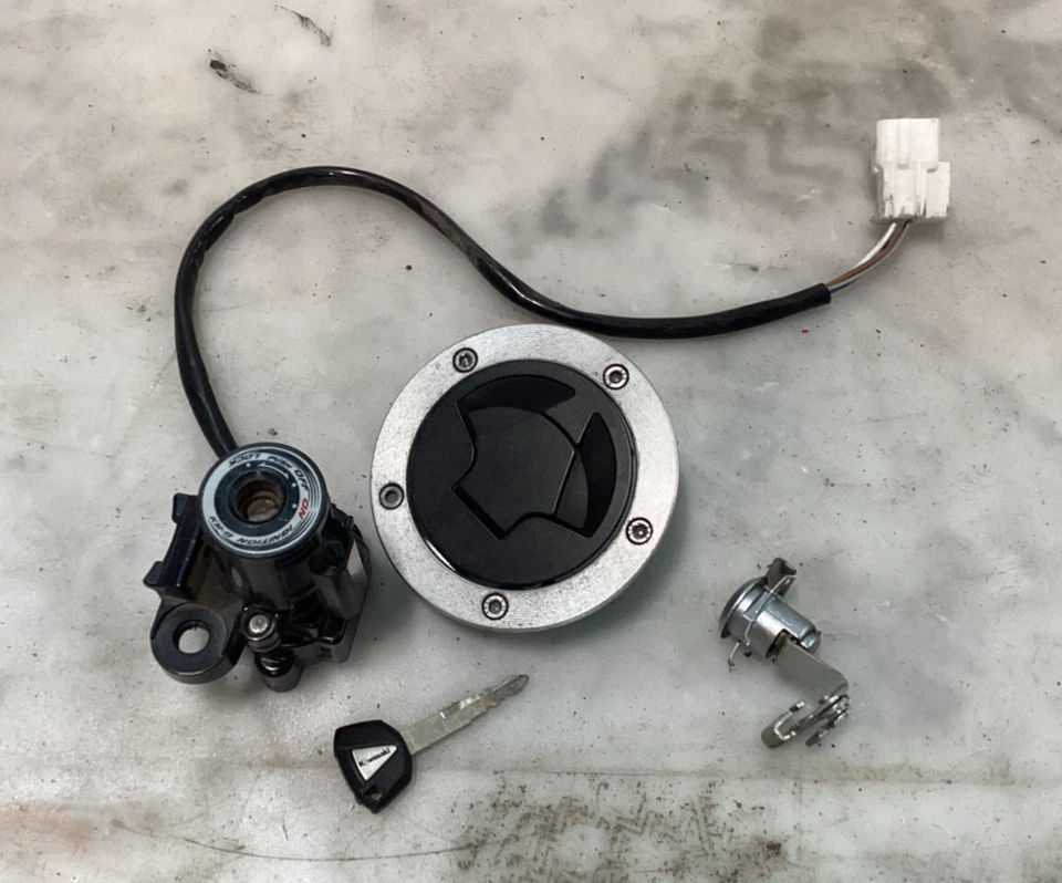 12-24 KAWASAKI NINJA ZX14 ZX14R Ignition Lock Set KeyLatch Trunk Tank Cap OEM - Image 1 of 1