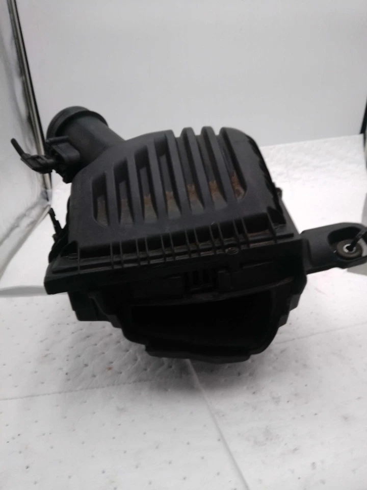 2016 BMW X1 Air Cleaner Assembly OEM 13717639749 Used 110k Miles Silver - Image 1 of 4