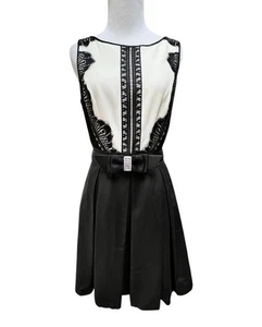 White House Black Market Plisseekleid & Gürtel Gr. 4 schwarz elfenbein Spitzenakzente NEU - Bild 1 von 14