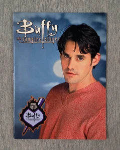 Buffy the Vampire Slayer Official Magazine 8 2000 Summer Fan Club Cover - Imagen 1 de 5