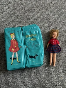 Muñeca rubia de colección ideal Tammy's Sister PEPPER 9" en vestido de mascota de maestro ¡con estuche! - Imagen 1 de 11