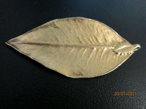 Vintage gelbgoldfarbener Blatt Anhänger - "blattdünn" - 2 1/2 Zoll lang - Bild 1 von 7