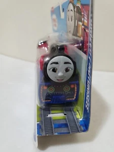 Tren de juguete motorizado Thomas & Friends Ashima coche de carga con motor a batería - Imagen 1 de 8
