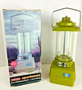 Avocado Green Ray-O-Vac Sportsman 360 Fluorescent Camping Lantern Lamp - Picture 1 of 12