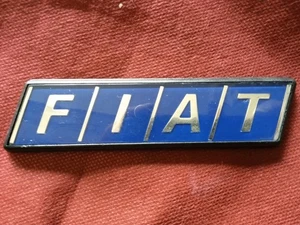 COMPATIBILE CON FREGIO SIGLA TARGHETTA FIAT PORTELLONE POSTERIORE STEMMA  - Foto 1 di 3