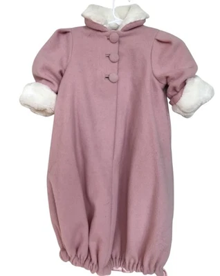 Vintage Helena Bunting Baby Mädchen Größe 9 Monate rosa weiß Kunstfellbesatz Mütze - Bild 1 von 4