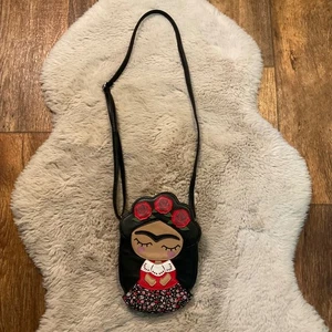 Borsa a tracolla Sleepyville Critters Frida Karloff in ecopelle - Foto 1 di 9