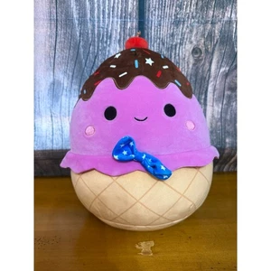 Squishmallows 12 Zoll rosa Eisbecher Plüschtier mit Fliege - Bild 1 von 5