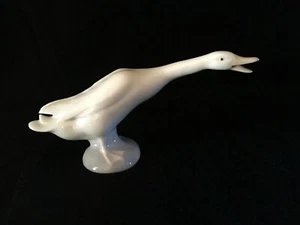 Lladro 4551 "Little Duck" Langhalsente (Gans) hupend  - Bild 1 von 4