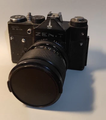 Zenit TTL Camera with Exacta 28-70mm 1:4 MC Macro Lens Japan 62 - Image 1 of 4